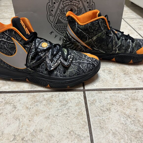 Nike Kyrie 5 Taco PE main image 9